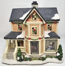 St Nicholas Square Decorating The Tree Illuminated Christmas Village 2013 w/Box