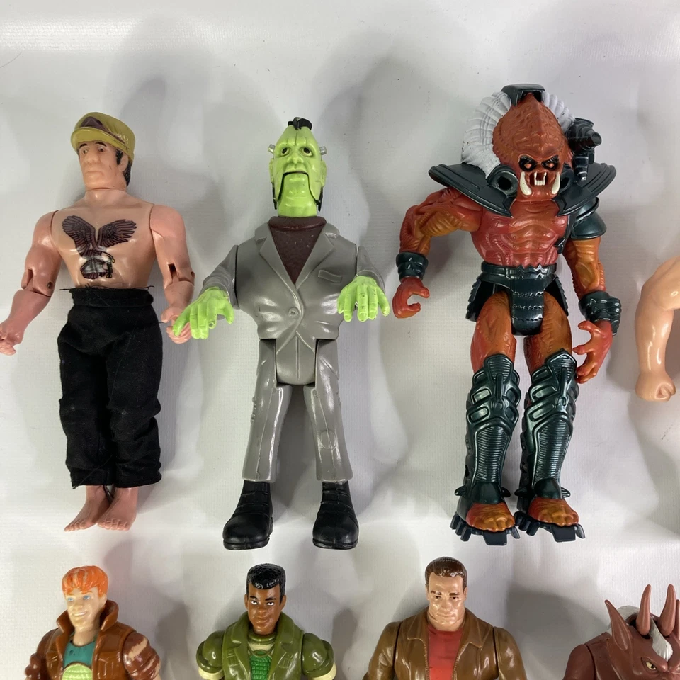 Lote Mixto De 18 Figuras De Colección Años 90 WWE GI Joe Predator Cazafantasmas Gárgolas Foto 2 de 4
