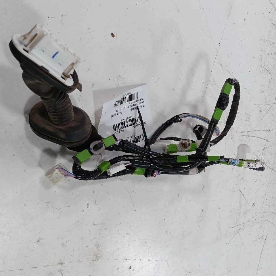 Arnés de puerta trasero pasajero derecho Toyota Prius C 2017 2016 2015  Foto 2 de 4