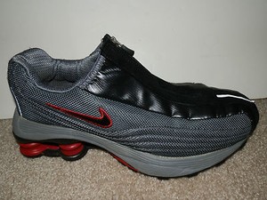 nike shox r4 zipper