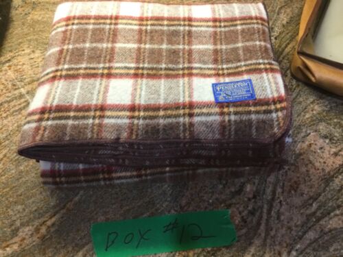 Vtg Wool Plaid Blanket Pendleton USA Robe in a Bag Zippered Case Blanket cushion
