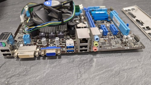 Asus P8B75-M LX Plus carte mère + i3 3240 + 8Go Ram + io Shield - Photo 2/4