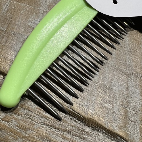 Professioneller Haustierpflegekamm rutschfest für Katzen- oder Hundepflege zu Hause leicht gemacht - Bild 6 von 8