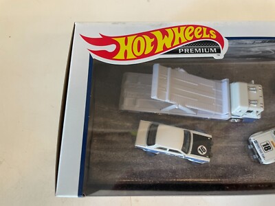 Hot Wheels ミニカーセット 8台セット Race Ford Hot Wheels Premium Collector Set Ford Race Team 2021 for