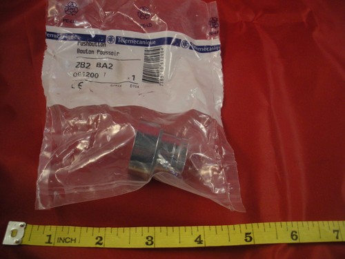 Telemecanique ZB2 BA2 Black Pushbutton Switch Operator 061200 Flush 22mm ZB2BA2 - Picture 1 of 4