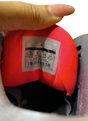 Jordan 3 Retro Mid Black Atomic Red Girls Sz 6.5 Comes With Box 441140 039 Joker - Picture 9 of 10