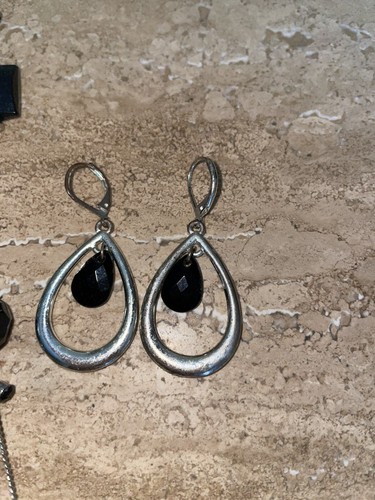 Set orecchini collana pietra nera 62" bigiotteria tono argento - Foto 4 di 11