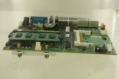INTEL ATOM 1.8GHz 2gb 31525D ALL-IN-ONE INDUSTRIAL EMBEDDED COMPUTER MOTHERBOARD - Picture 4 of 9