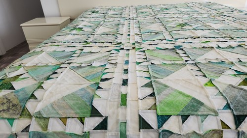 Emerald City Quilt Top, Pieced Patchwork, 218 cm by 218 cm. QUILT TOP ONLY! - Picture 11 of 12