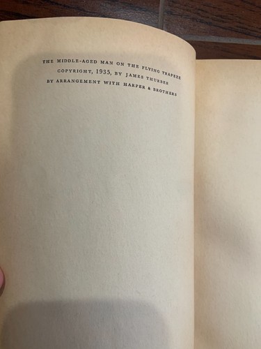 The Middle-Aged Man On The Flying Trapeze By James Thurber (Paperback Book 1935) - Imagen 3 de 5