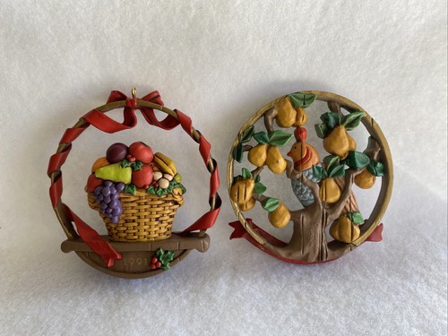2 Hallmark Keepsake Wreath Ornaments 1991 PARTRIDGE PEAR TREE/Welcome Christmas - Picture 6 of 6