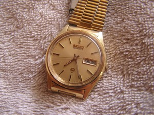 seiko quartz sq watch