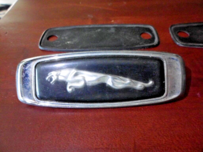 1980 1981 1982 1983 1984 1985 1986 1987 Jaguar XJ6 - Fender Emblem