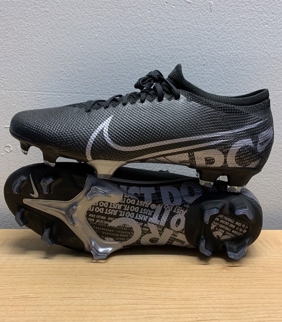 Nike Men's 'Vapor 13 Elite Tech Craft FG Soccer Cleats Black.
