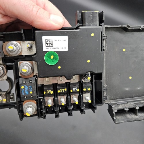 Chevrolet Malibu 2014-2016 caja de fusibles módulo de relé de conexión 23190409 arranque/parada - Imagen 14 de 21