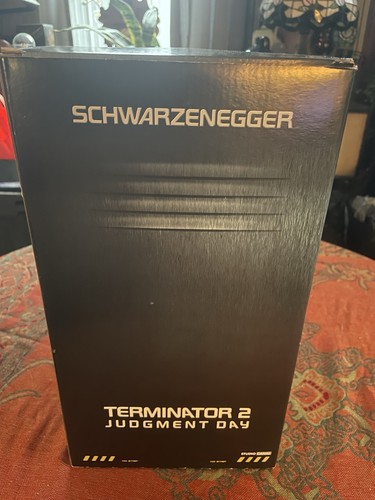 Terminator 2: Judgment Day 6-Disc Collector Set & T-800 Endoskull In Box - READ! - Picture 5 of 14