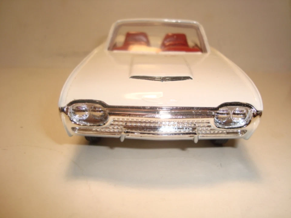 AMT 1962 Ford Thunderbird Sports Roadster Dealer Promo Model Car - Image 3 of 4
