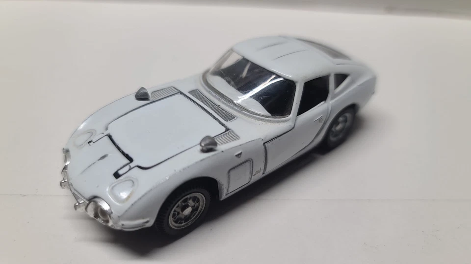 Toyota 2000 GT , Mebetoys référence A-29, teinte blanc pastel, sans boîte. - Photo 1/4