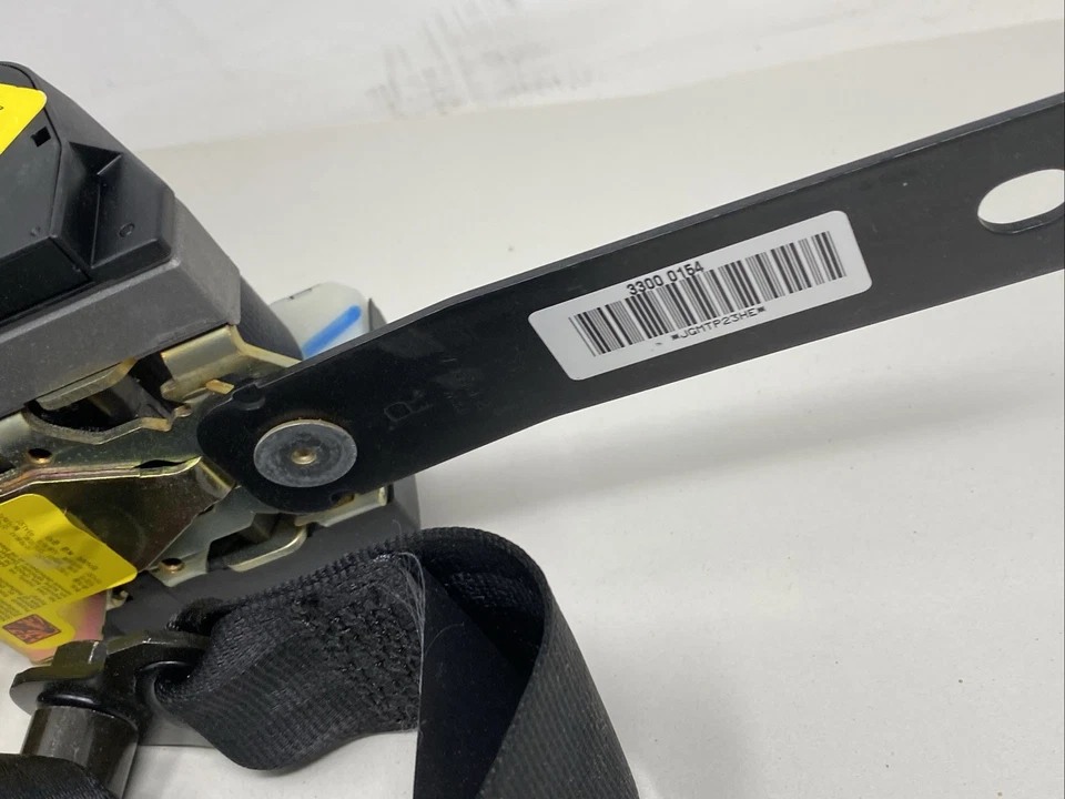 Cinturón de seguridad delantero derecho Daewoo Leganza 1997-2002 retractor negro Foto 2 de 4