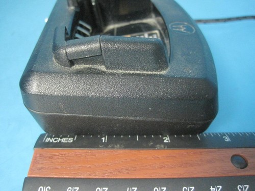 Motorola Standard Charger RLN6175A w/ AC Adapter Cable - Picture 14 of 14