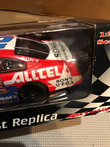 E3) Team Caliber Pit Stop 2004 Ryan Newman #12 Justice League Alltel Dodge - Picture 4 of 6
