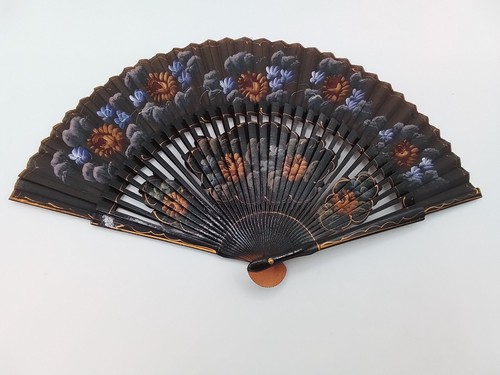 VINTAGE WOOD SILK HANDPAINTED HWND FAN GOLD BLACK PURPLE FLORAL ASIAN DECOR ART - Picture 2 of 18
