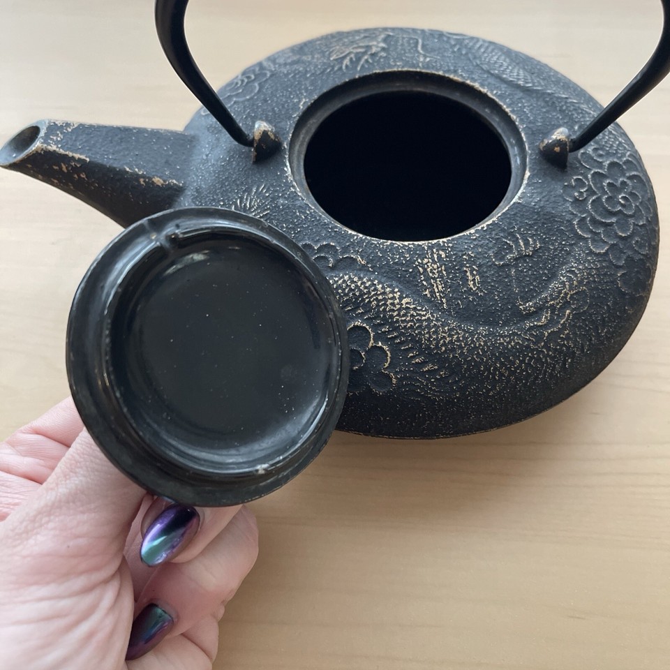 Vintage Asian Teavana heavy cast iron tea pot Made in Japan Risen