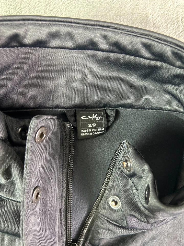 Chaqueta Softshell Y2K Oakley Para Mujer Pequeña Negra Estilo Moto Cremallera Completa Forrada de Vellón Foto 4 de 4