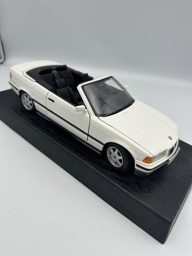 1993 Maisto Diecast White BMW 325i CONVERTIBLE 1:18 Scale Sports Car Model - Picture 4 of 14