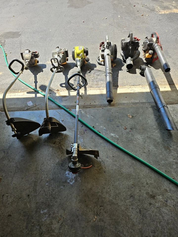 3 cortadoras de césped y 3 sopladores. $20 cada uno... los seis por $110.00. Foto 2 de 2