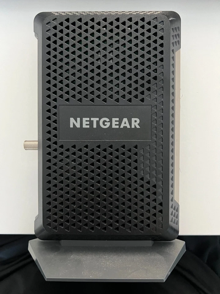 NETGEAR CM1000 DOCSIS 3.1 Cable Modem amazing condition, lightly used - Image 2 of 3