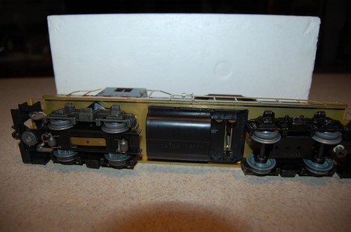 Locomotora diésel Lionel 6-8666 Northern Pacific GP-9 con caja 8668 - Imagen 13 de 17