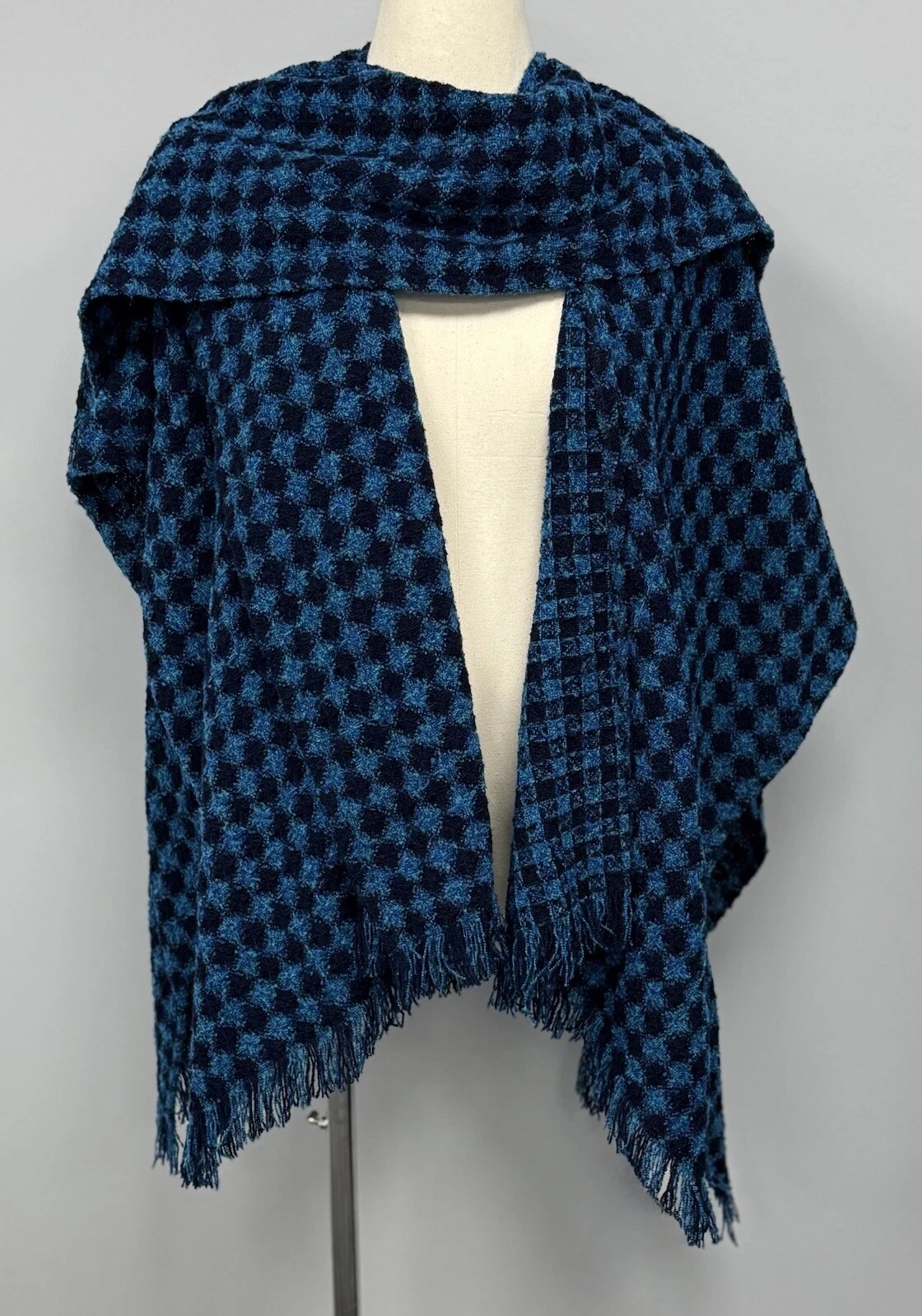 Boyne Valley Weavers Cape Poncho Blackwatch Houndstooth Tartan Ireland One Size