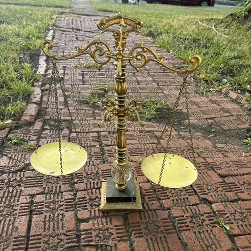 Vintage Elegant 1950's/60's Dilly MFG Co Brass on Marble Scale of Justice