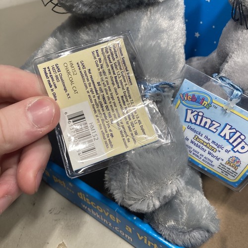 Kinz Webkinz gatto carbone con Kinz Klip bonus con 2 carte codice online nuovo con scatola - Foto 4 di 5
