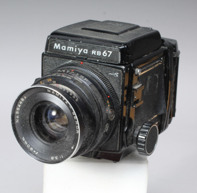 MAMIYA RB67 PRO S WITH 90MM F/3.8 & BACK WORKS BUT DIRTY