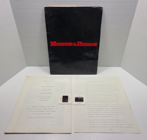 Moscow on the Hudson (Robin WIlliams, 1984), Partial Press Kit, and 2 Slides - Picture 1 of 11