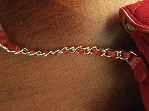 Vera Bradley kleine Mikrofaser Handtasche Schultertasche Kettenriemen in Tango Rot Neu - Bild 6 von 6