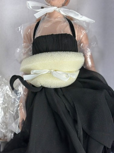 Neu! Tonner Wentworth Sydney Chase 16 Zoll Modepuppe DARK EMBRACE - Bild 5 von 10