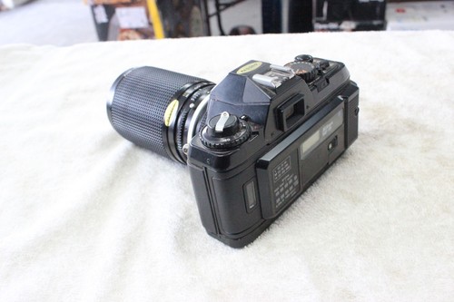 Nikon N2020 35mm Film Camera +35 - 200mm 1:3.5-4.5 AF Lens + MF-19 DATA BACK - Picture 3 of 12