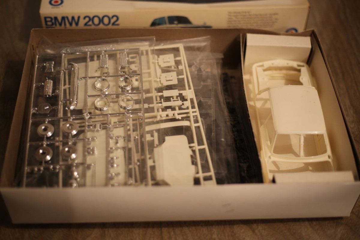 BMW 2002 Turbo ENTEX 9026 Vintage Unbuilt Model Car Kit Large 1/24
