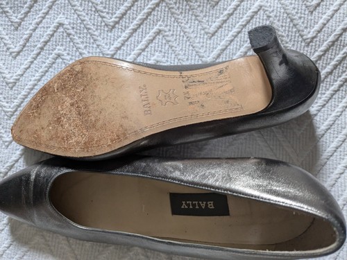 BALLY court-shoe 'Gwent' style 7.5 UK metallic leather 7cm heel good condition - Picture 4 of 11