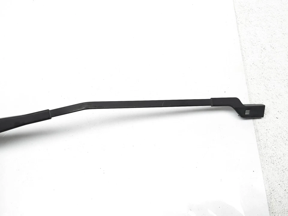 Brazo limpiaparabrisas pasajero derecho Volvo S80 2007-2016 30796036 Foto 2 de 4