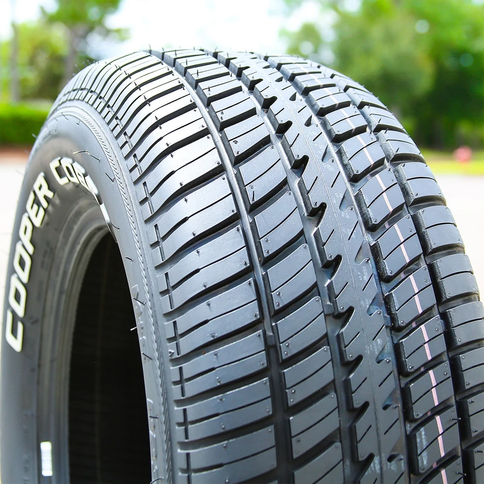 2 Tires Cooper Cobra Radial G/T 235/70R15 102T A/S All Season Foto 2 de 4