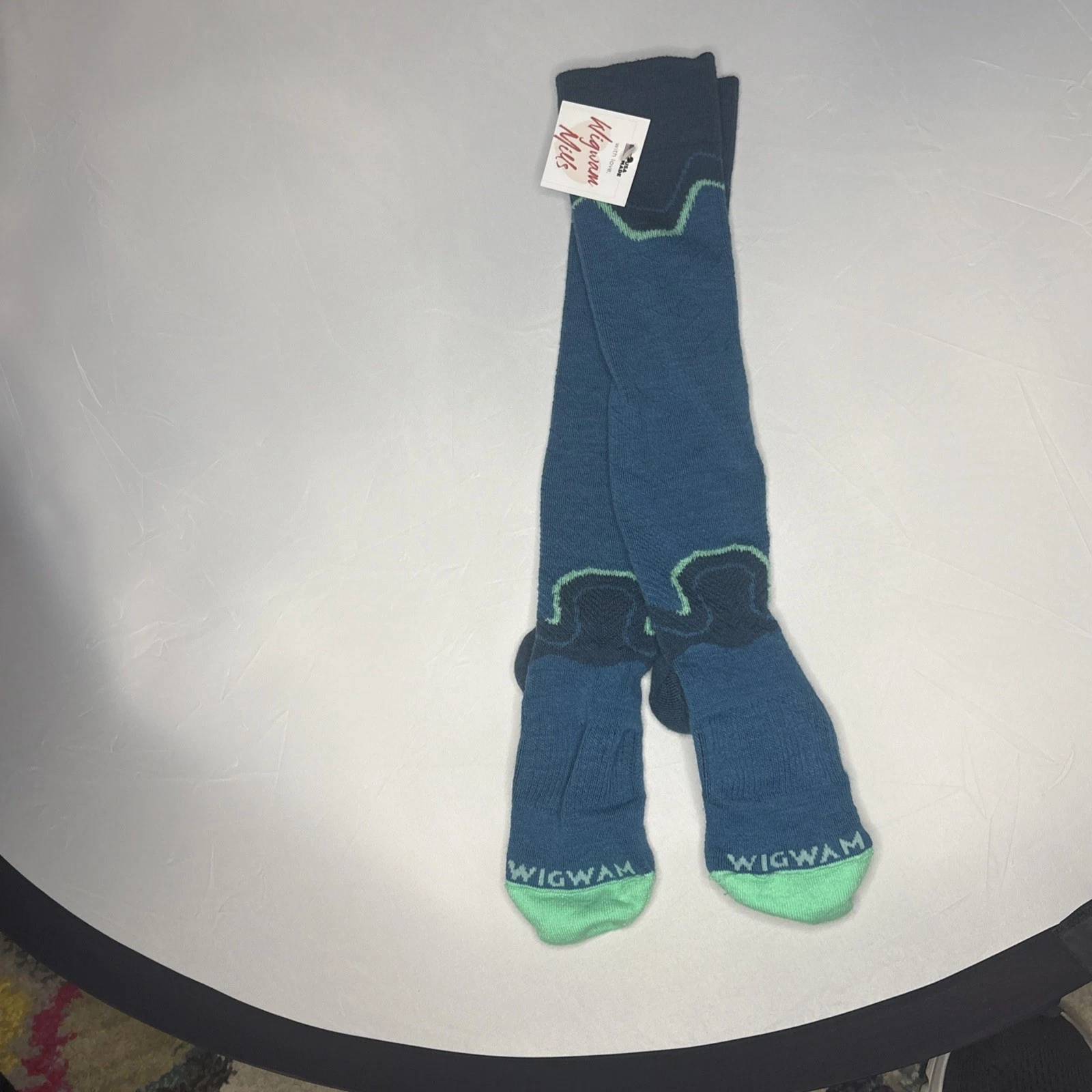 WIGWAM Snow Junkie Lightweight Compression Over Calf Sock Medium L 9-12 W 10-13