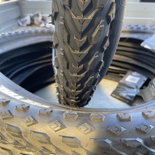 📍 NEW BICYCLE BIKE PART - Tyre VEE TIRE 26” X 4” Black FAT ROAD SNOW SAND - Bild 2 von 3