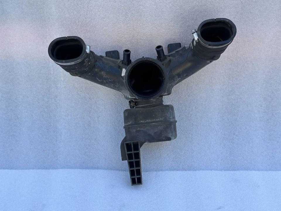 2010 2011 2012 LEXUS LS460 AIR INTAKE HOSE PIPE 17893-38011 - Image 2 of 4