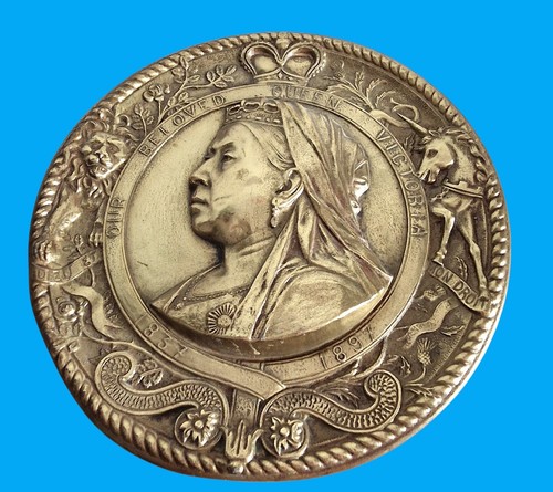 Grande plaque laiton plateau médaillon décoratif jubilé Reine Victoria 1837-1897 - Imagen 2 de 12