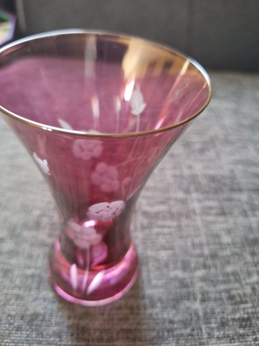 Cranberry handgeätzte Vase, hübsch, 5,5" hoch - Bild 2 von 9