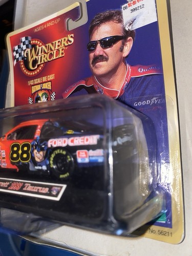1998 Dale Jarrett #88 Diecast NASCAR Winners Circle Batman vs The Joker - Picture 5 of 10